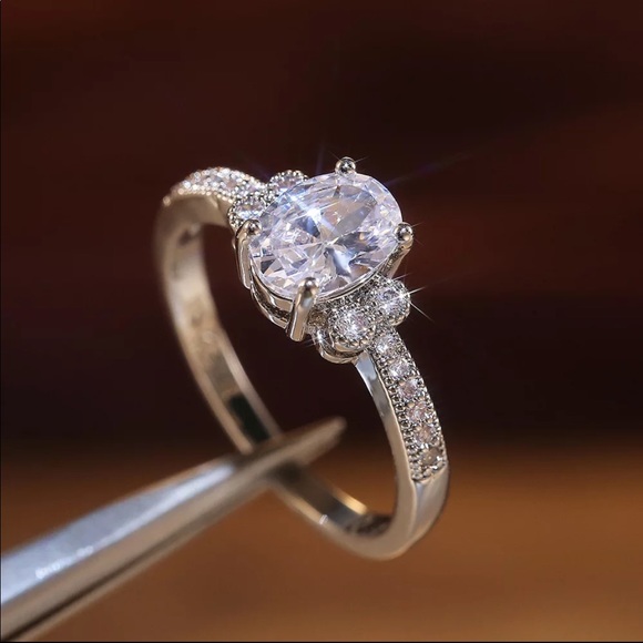 New Women’s 925 Silver Diamond Ring - Picture 6 of 6